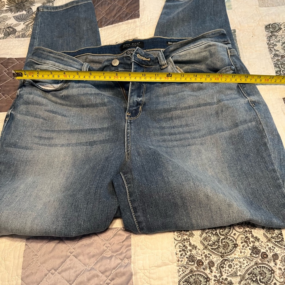 Judy Blue relax fit. Size 15/32 medium blue